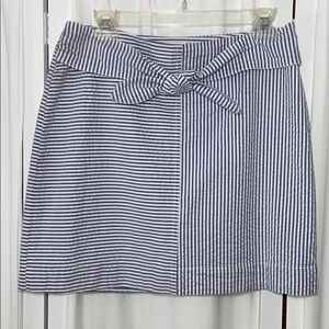 🌸Vineyard Vines🌸 Navy and White Seersucker Skirt